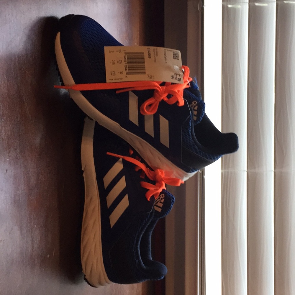 Adidas size 3 tennis shoes